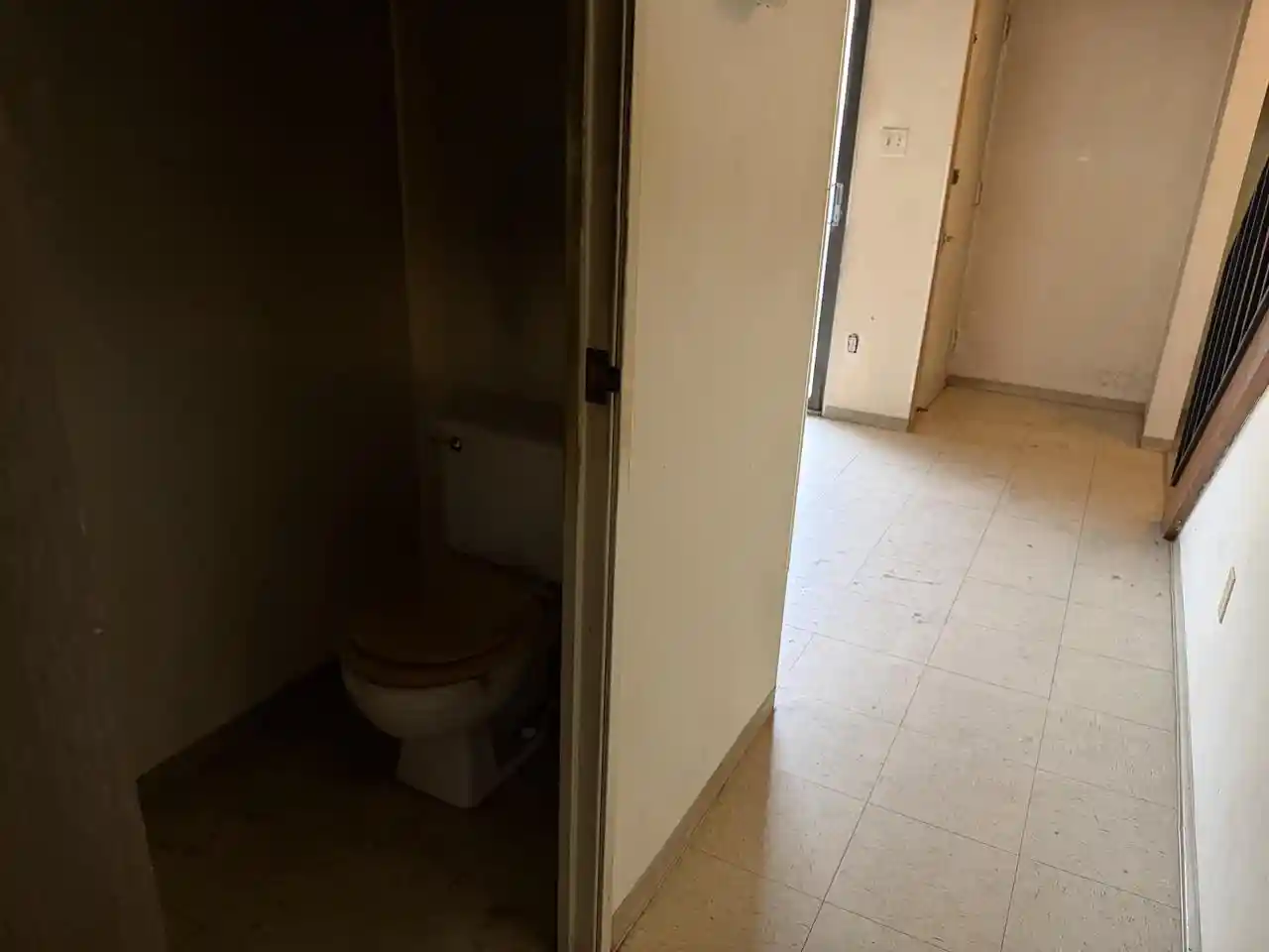 Listing Photo 5 - Condo for sale in building located at 1651 W Edgerton Ave, Milwaukee, WI 53221 - Unit #H