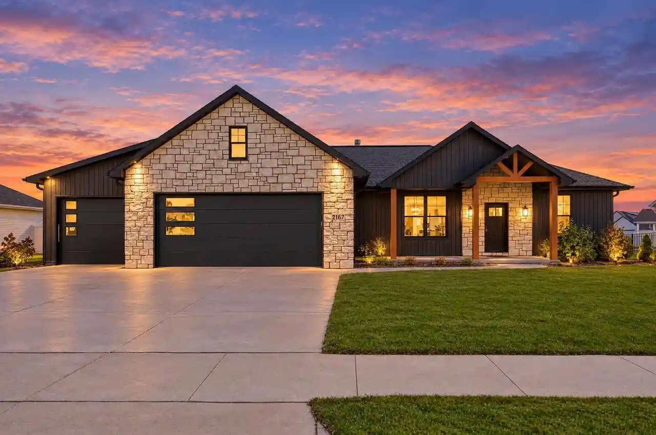 Photo 1 of Single family home for sale at 2167 Potter Dr, De Pere, WI 54115 | MLS# 50335065 | Listing updated on 2026-10-30