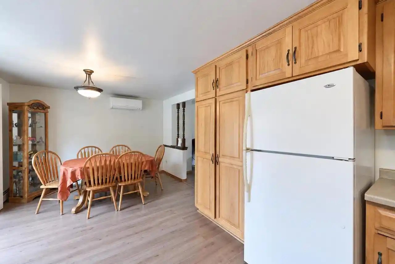 Photo 3 of Single family home for sale at 242 Michelle Ct, Green Bay, WI 54302 | MLS# 50335070 | Listing updated on 2026-10-29