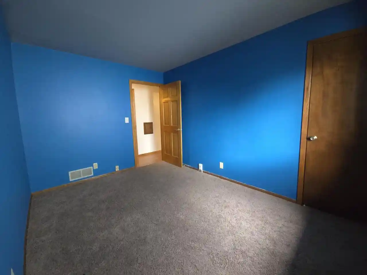 Photo 3 of Single family home for sale at 8651 W Greenbrook Dr, Milwaukee, WI 53224 | MLS# 50335071 | Listing updated on 2026-10-29