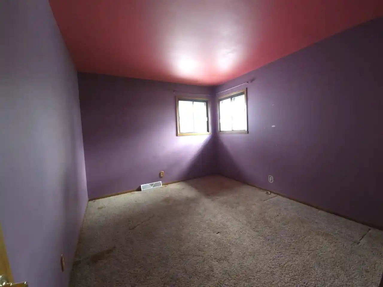 Photo 4 of Single family home for sale at 8651 W Greenbrook Dr, Milwaukee, WI 53224 | MLS# 50335071 | Listing updated on 2026-10-29