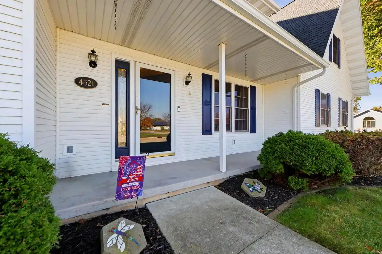 Photo 1 of Single family home for sale at 4521 Country Ln, Manitowoc, WI 54220 | MLS# 1986595 | Listing updated on 2026-10-29