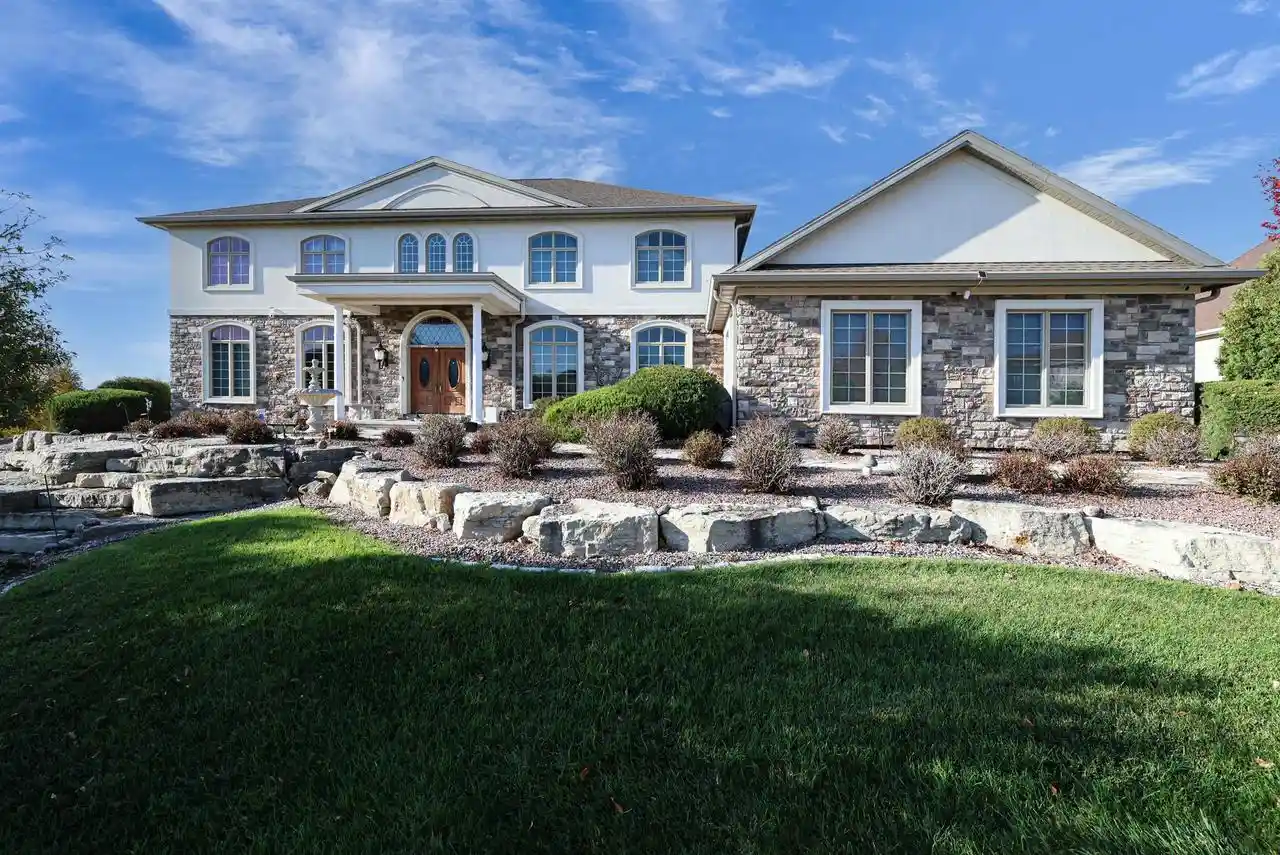 Photo 2 of Single family home for sale at 6425 N Smoketree, Appleton, WI 54913 | MLS# 50335033 | Listing updated on 2026-10-29
