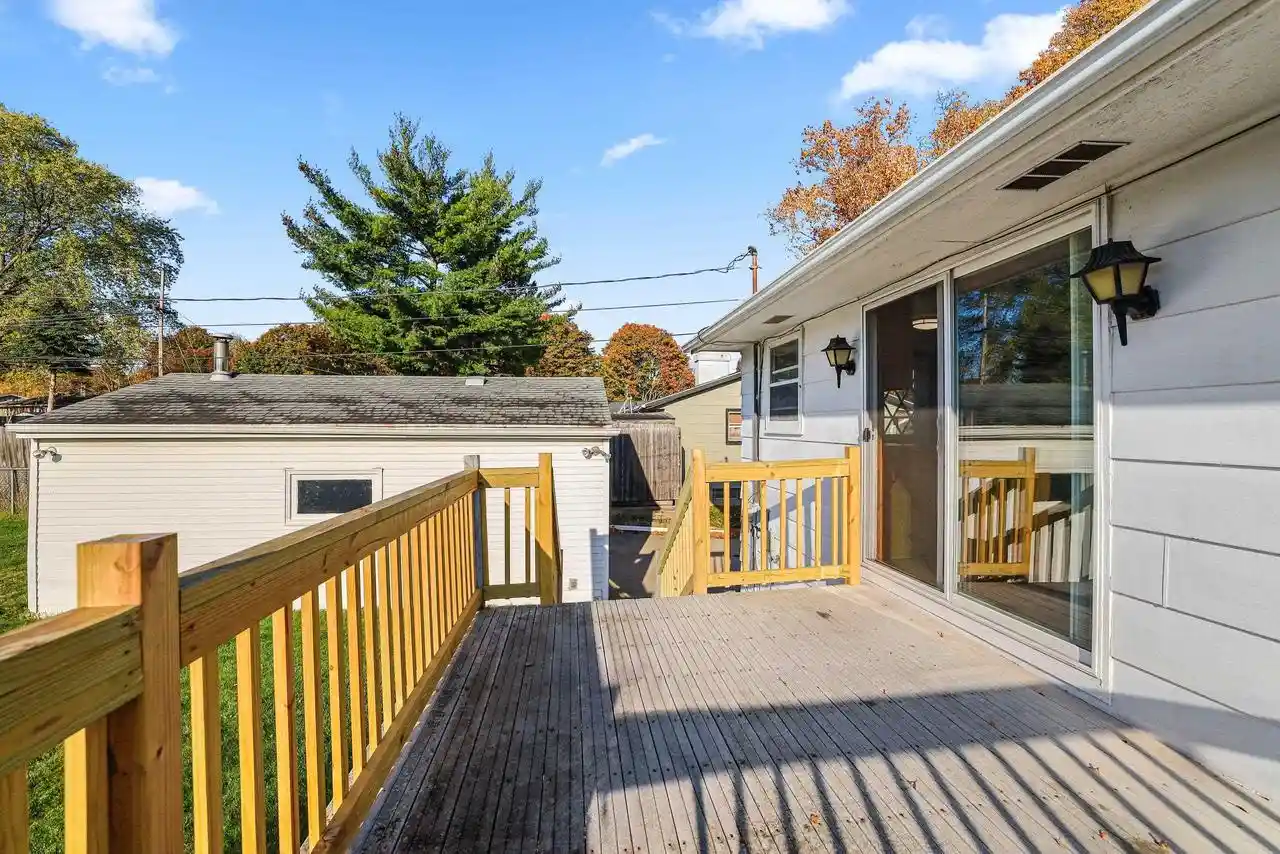 Photo 2 of Single family home for sale at 1705 Wedgewood Dr, Green Bay, WI 54303 | MLS# 50335074 | Listing updated on 2026-10-29