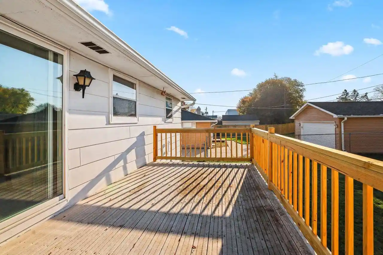 Photo 3 of Single family home for sale at 1705 Wedgewood Dr, Green Bay, WI 54303 | MLS# 50335074 | Listing updated on 2026-10-29