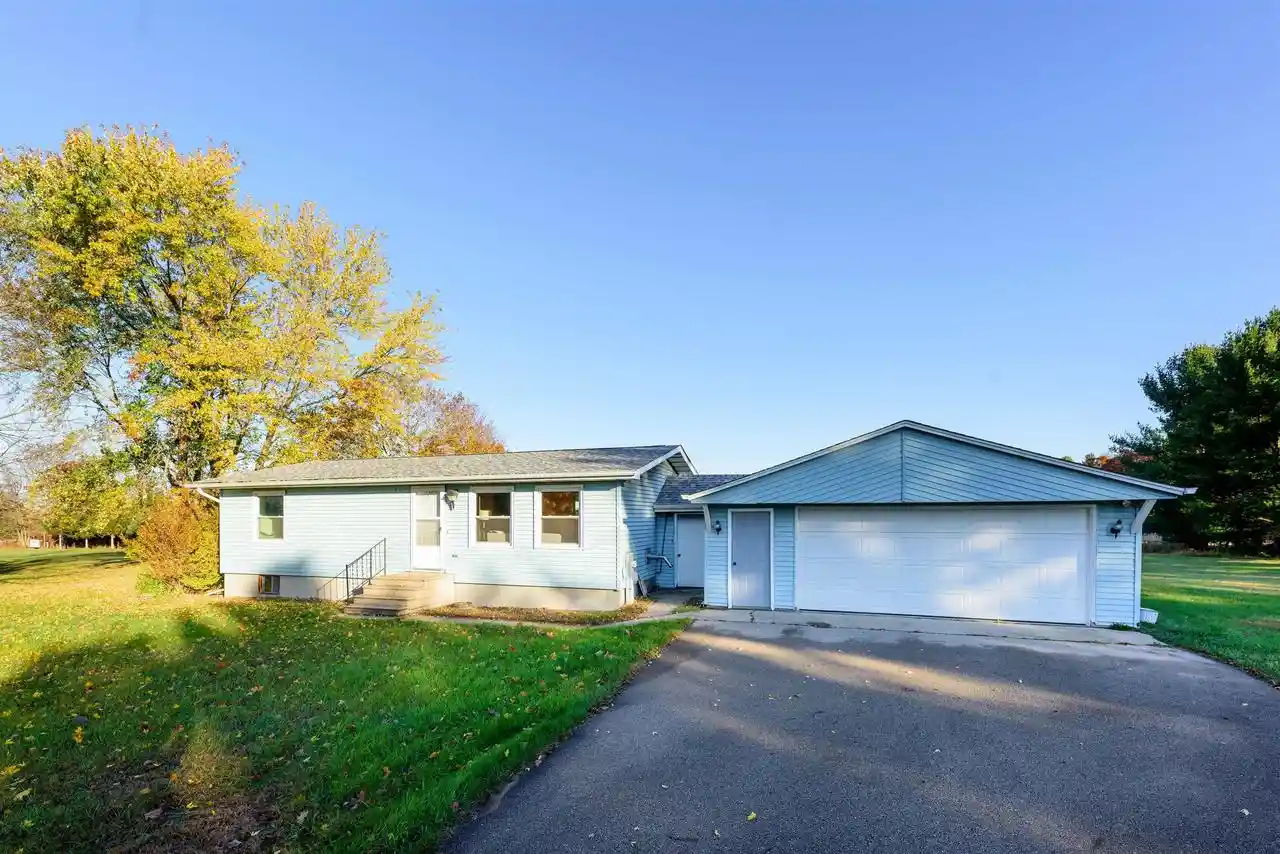 Single family home for sale at N2680 Edgewood Dr, New London, WI 54961 | MLS# 50335090