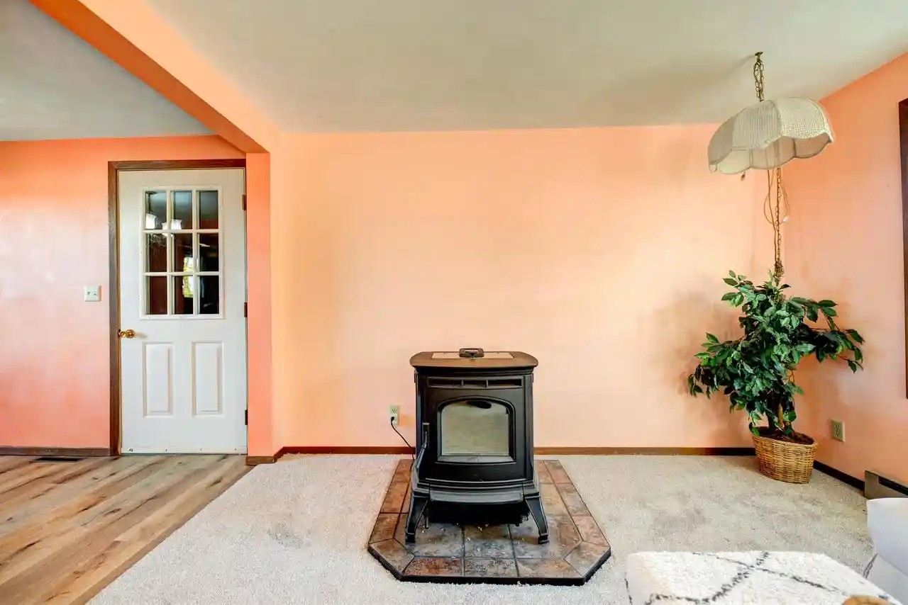 Photo 2 of Single family home for sale at N2680 Edgewood Dr, New London, WI 54961 | MLS# 50335090 | Listing updated on 2026-10-29