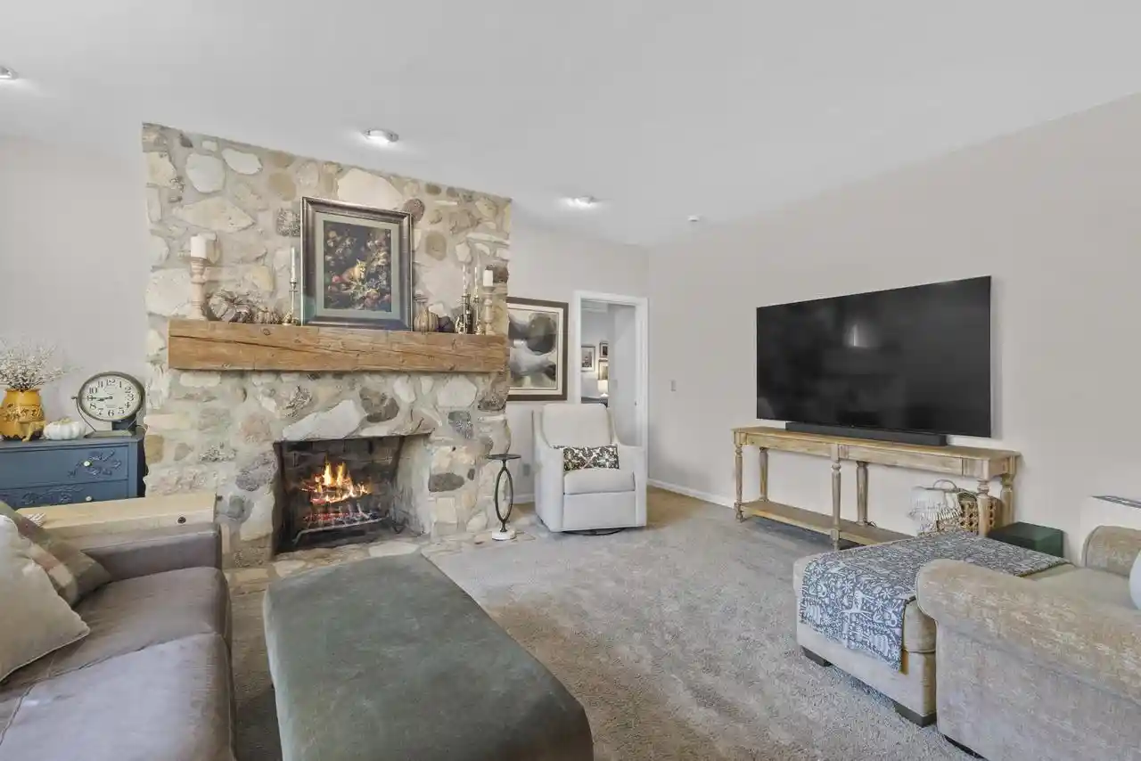 Photo 2 of Single family home for sale at 1025 E Woodcrest Dr, Appleton, WI 54915 | MLS# 50335094 | Listing updated on 2026-10-29