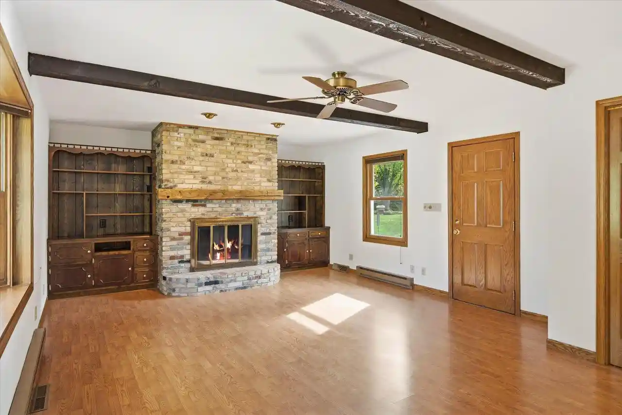 Photo 1 of Single family home for sale at 10034 N Grasslyn Rd, Mequon, WI 53092 | MLS# 1986629 | Listing updated on 2026-10-29