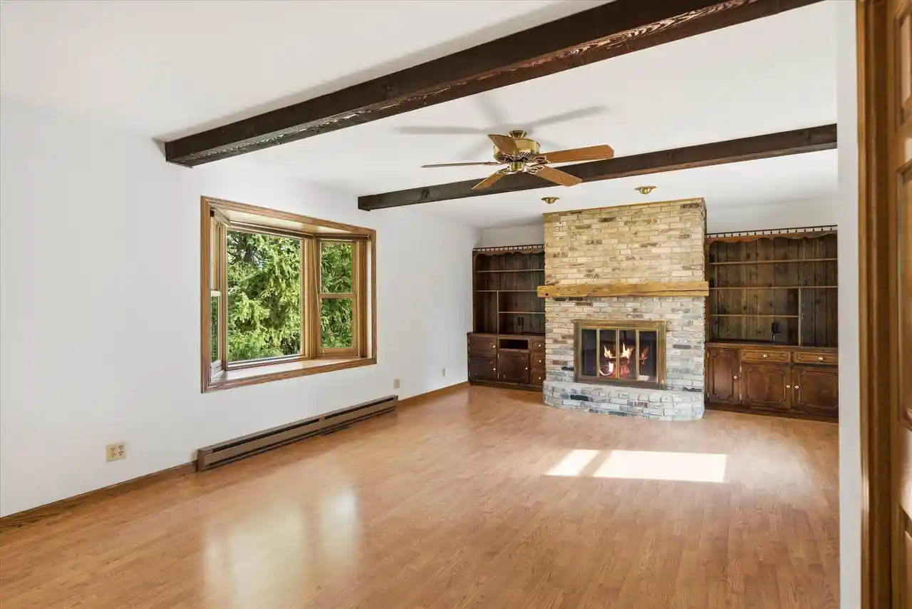 Photo 2 of Single family home for sale at 10034 N Grasslyn Rd, Mequon, WI 53092 | MLS# 1986629 | Listing updated on 2026-10-29