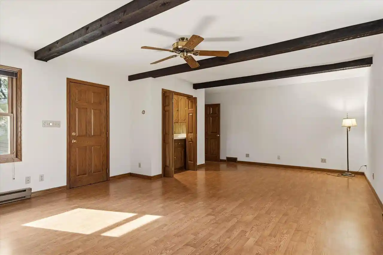 Photo 4 of Single family home for sale at 10034 N Grasslyn Rd, Mequon, WI 53092 | MLS# 1986629 | Listing updated on 2026-10-29
