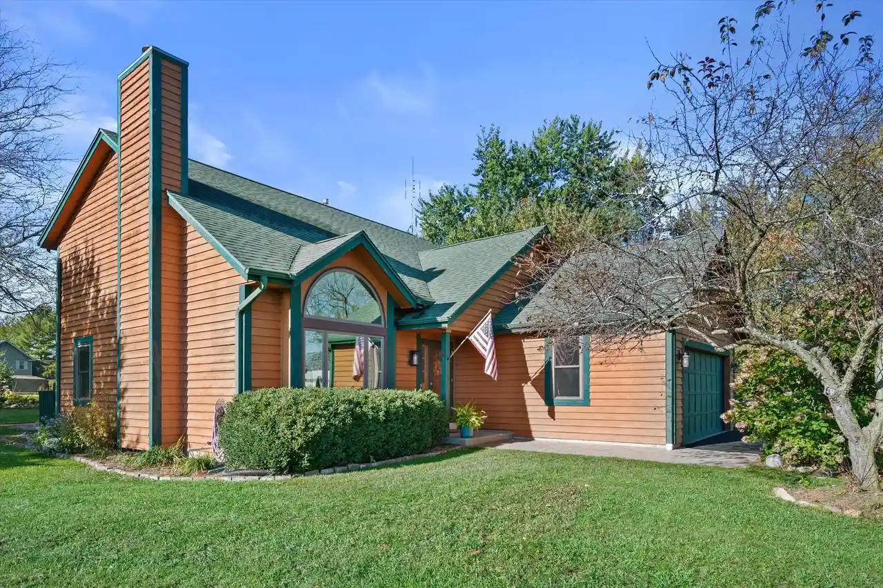 Photo 1 of Single family home for sale at W7637 Hackett Rd, Whitewater, WI 53190 | MLS# 1986712 | Listing updated on 2026-10-30