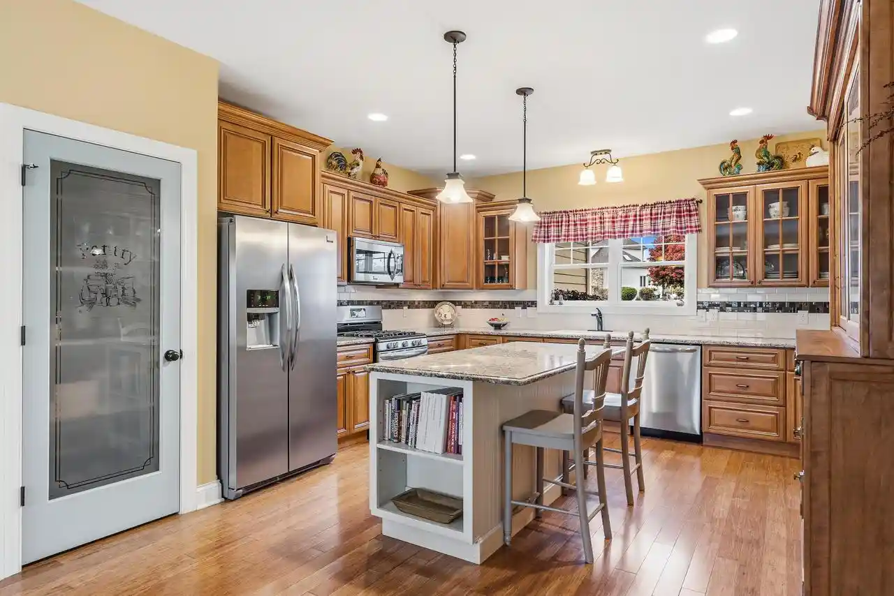Photo 4 of Single family home for sale at 1205 Bridget Ct, Fontana, WI 53125 | MLS# 1986736 | Listing updated on 2026-10-30