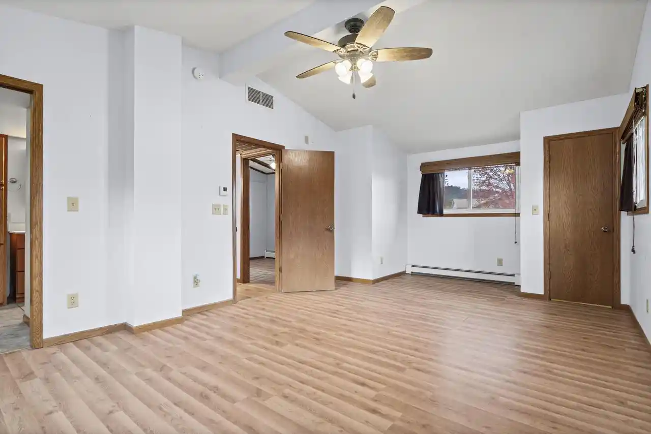 Photo 2 of Single family home for sale at 1503 Claudia Ave, La Crescent, MN 55947 | MLS# 1986753 | Listing updated on 2026-10-30