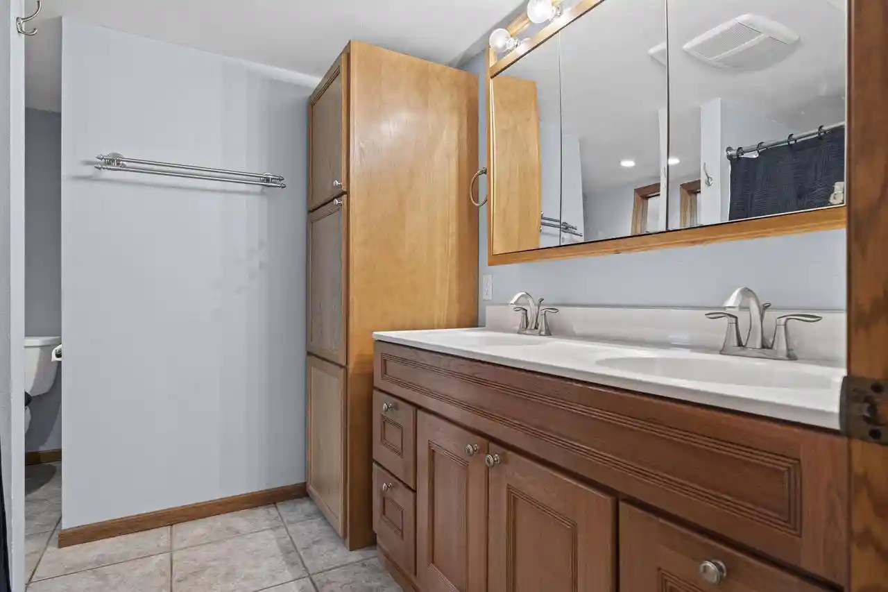 Photo 3 of Single family home for sale at 1503 Claudia Ave, La Crescent, MN 55947 | MLS# 1986753 | Listing updated on 2026-10-30