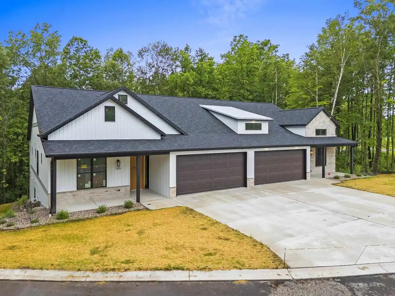 2nd image of 205 Deer Shed Trail Trail #20, Green Bay, WI 54311 | MLS# 50293145