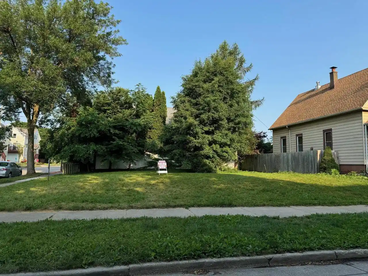 Homes for sale in Milwaukee, WI | 930 E Hadley Street Street, Milwaukee, WI 53212 | MLS# 1891071
