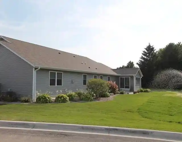 Homes for sale in Waterford, WI | 311 N Trailview Circle Circle, Waterford, WI 53185 | MLS# 1894574