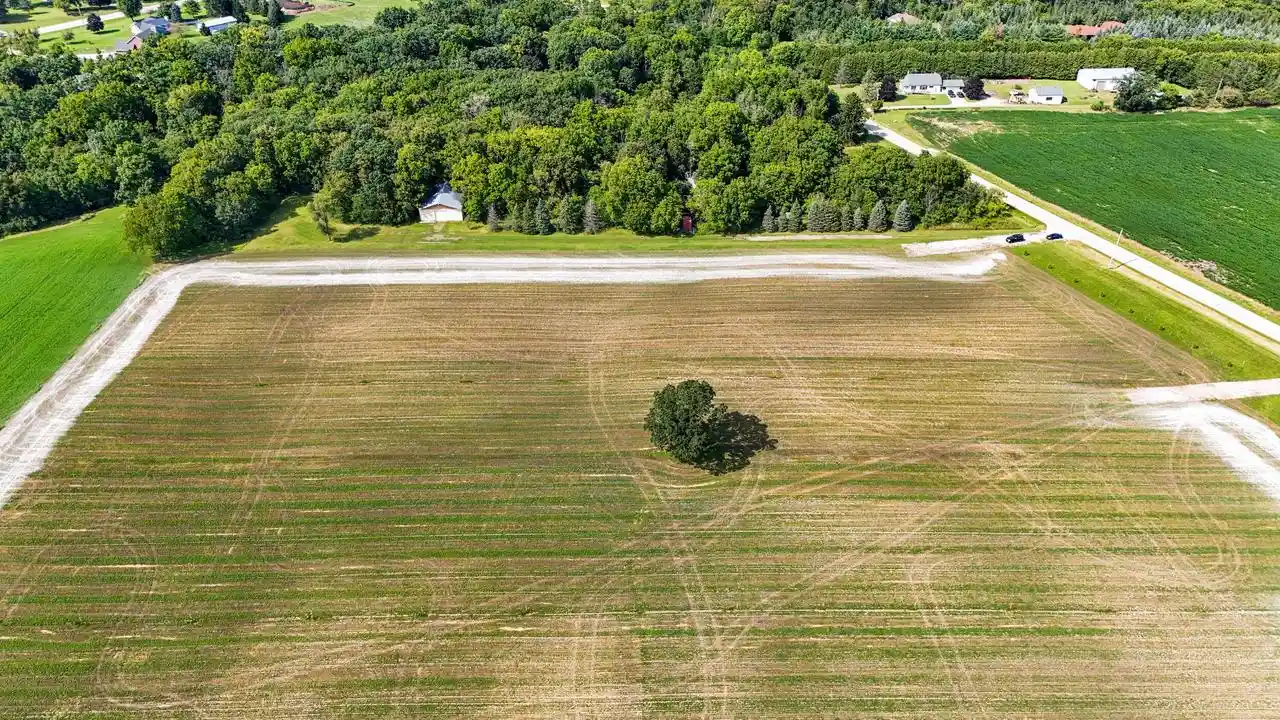Homes for sale in Caledonia, WI | 1453 Waukesha Road Road, Caledonia, WI 53108 | MLS# 1903504