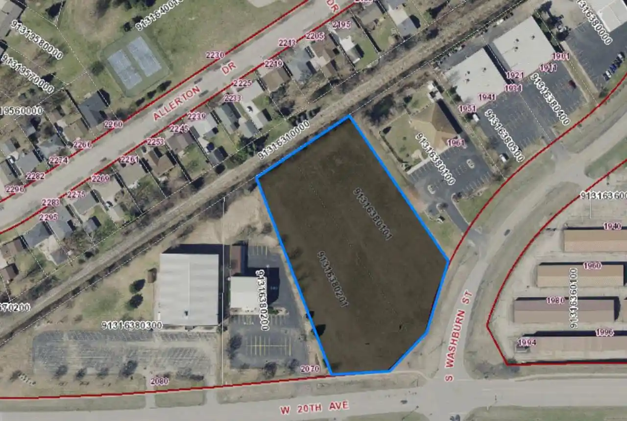1st image of W 20th Avenue Avenue, Oshkosh, WI 54904 | MLS# 50303583