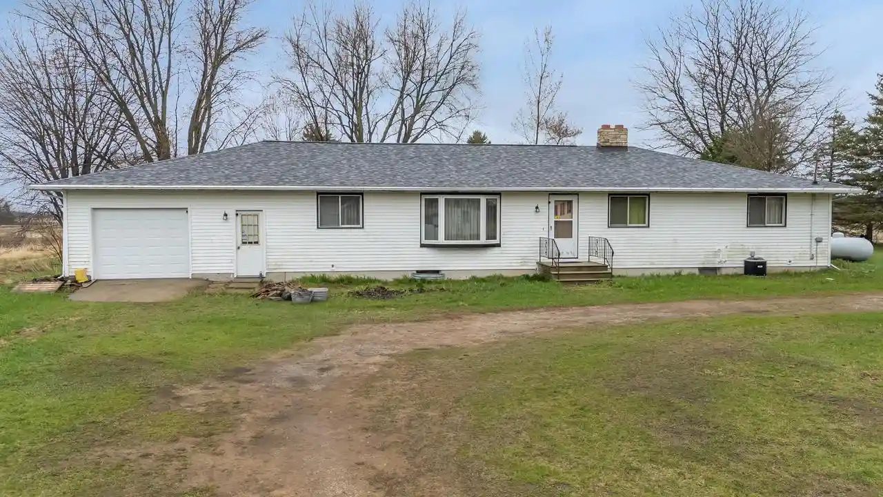 Homes for sale in Larsen, WI | 9266 Town Line Road Road, Larsen, WI 54947 | MLS# 50307053