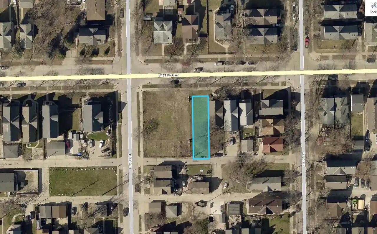 Homes for sale in Milwaukee, WI | 3121 W St Paul Avenue Avenue, Milwaukee, WI 53208 | MLS# 1925133