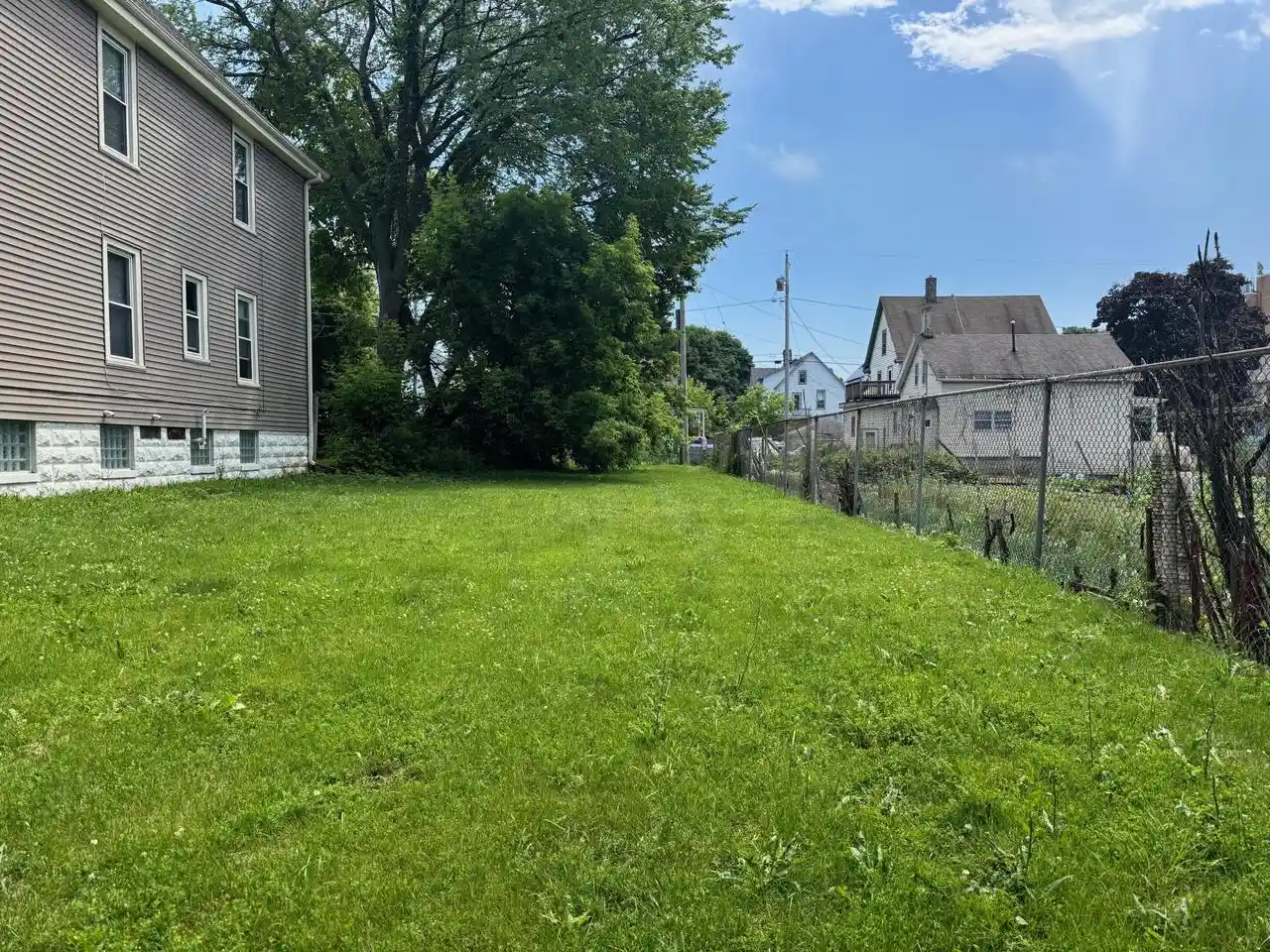 Homes for sale in Milwaukee, WI | 3121 W St Paul Avenue Avenue, Milwaukee, WI 53208 | MLS# 1925133