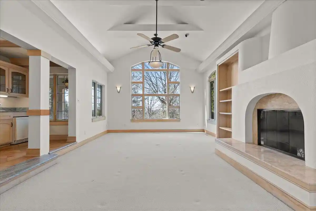 Homes for sale in Hartford, WI | 5820 E Waterford Road Road, Hartford, WI 53027 | MLS# 1928930