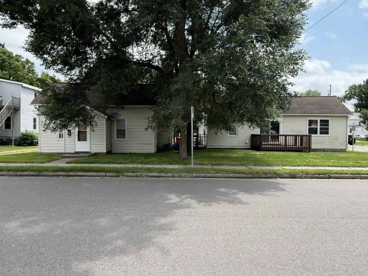 2nd image of 1532 College Ave Ave, Stevens Point, WI 54481