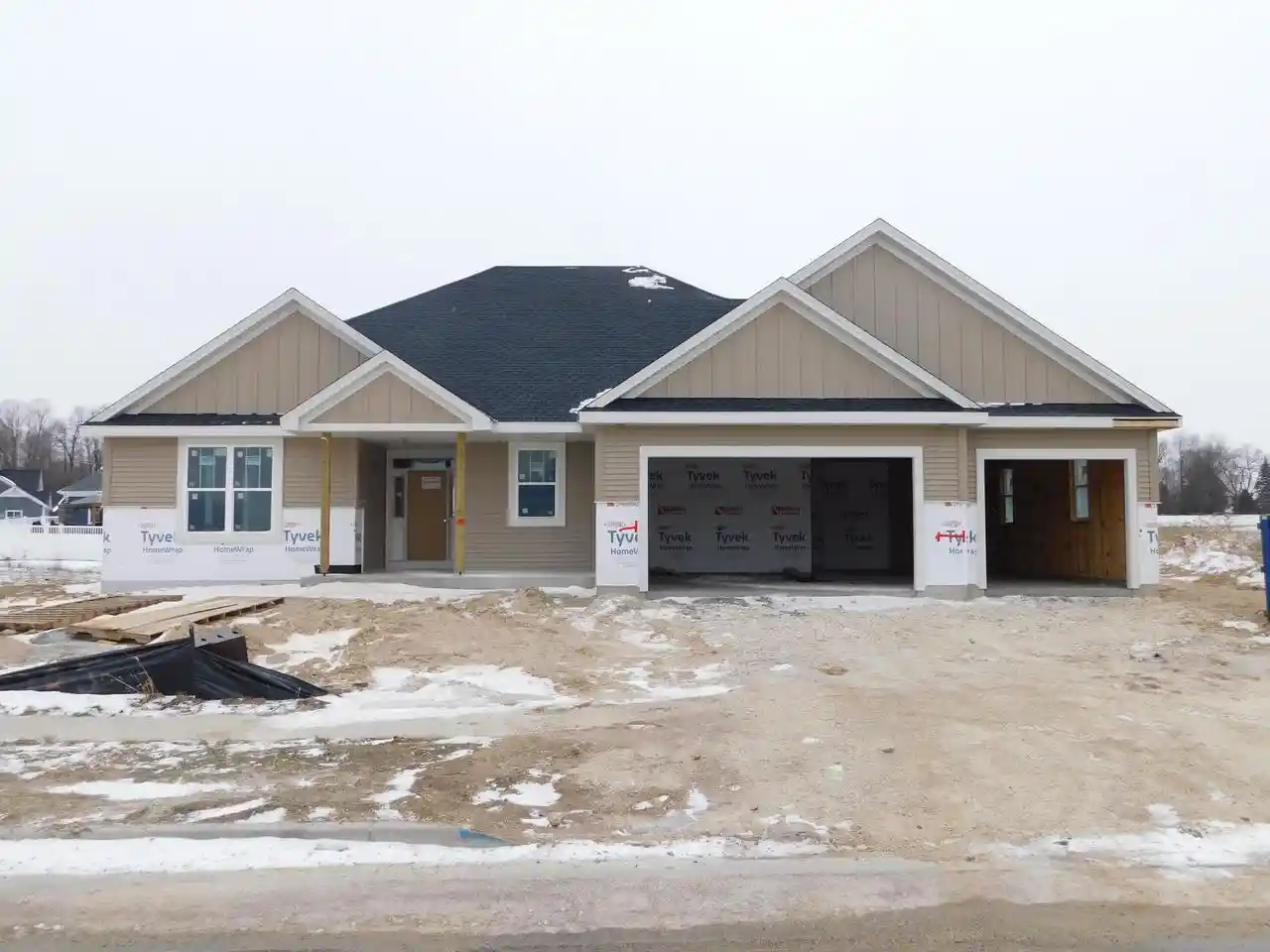 1st image of 285 Mullberry Lane Lane, Grafton, WI 53024 | MLS# 1929160