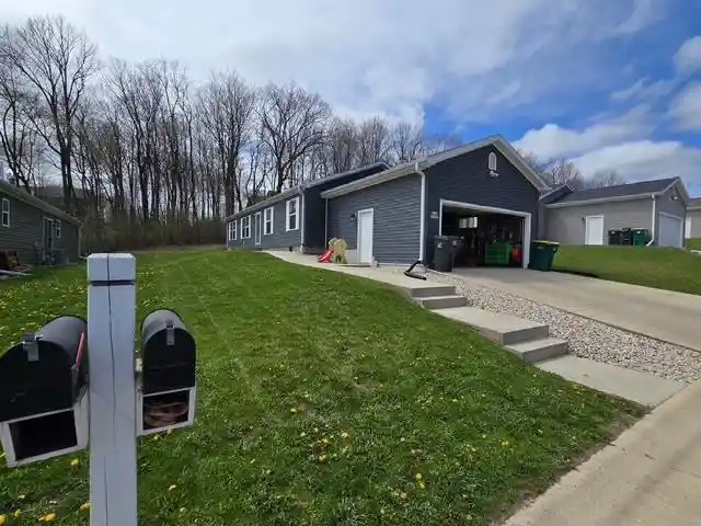 Homes for sale in Germantown, WI | N114w21077 Briarwood Lane Lane, Germantown, WI 53022 | MLS# 2005886