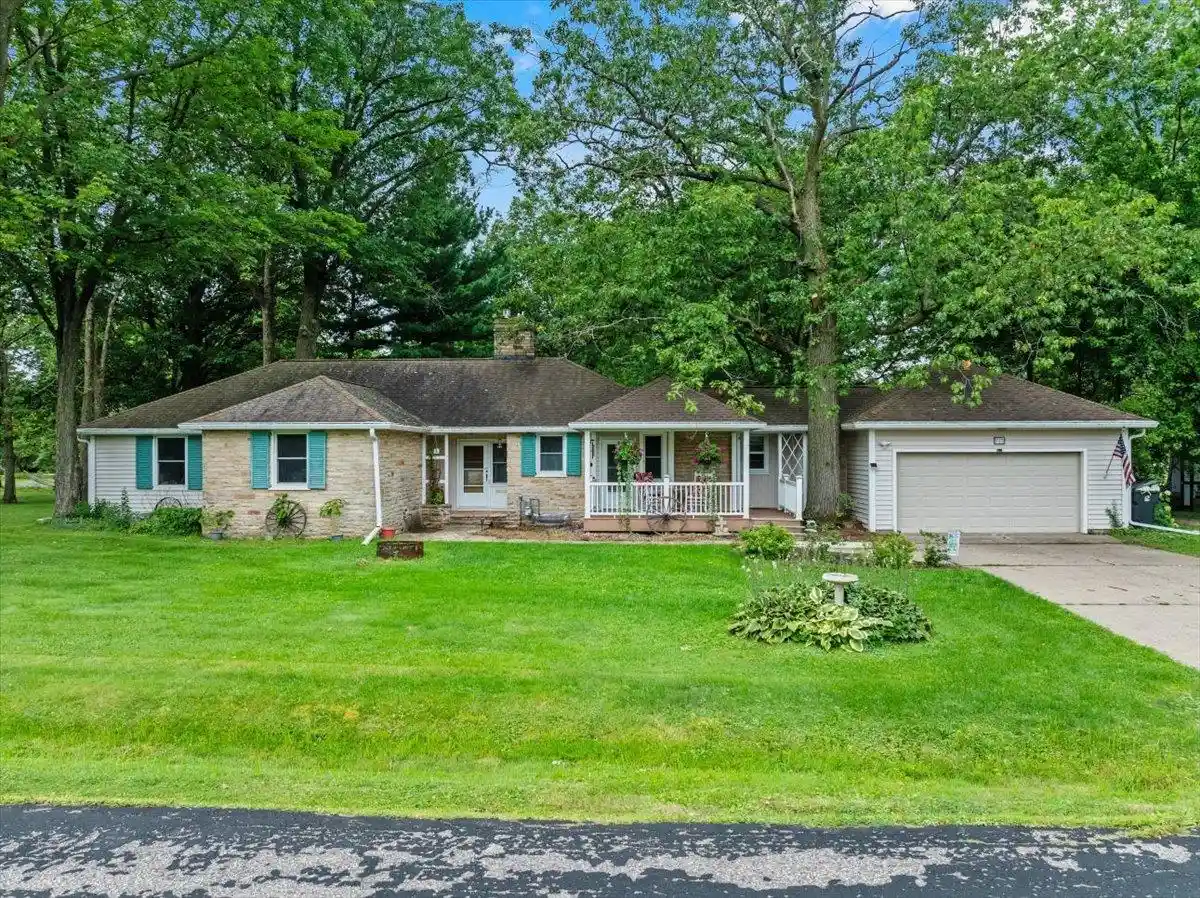 Homes for sale in Marshfield, WI | 718 S Drake Avenue Avenue, Marshfield, WI 54449 | MLS# 22504034