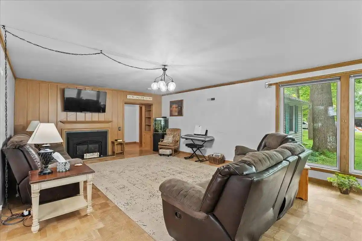 Homes for sale in Marshfield, WI | 718 S Drake Avenue Avenue, Marshfield, WI 54449 | MLS# 22504034