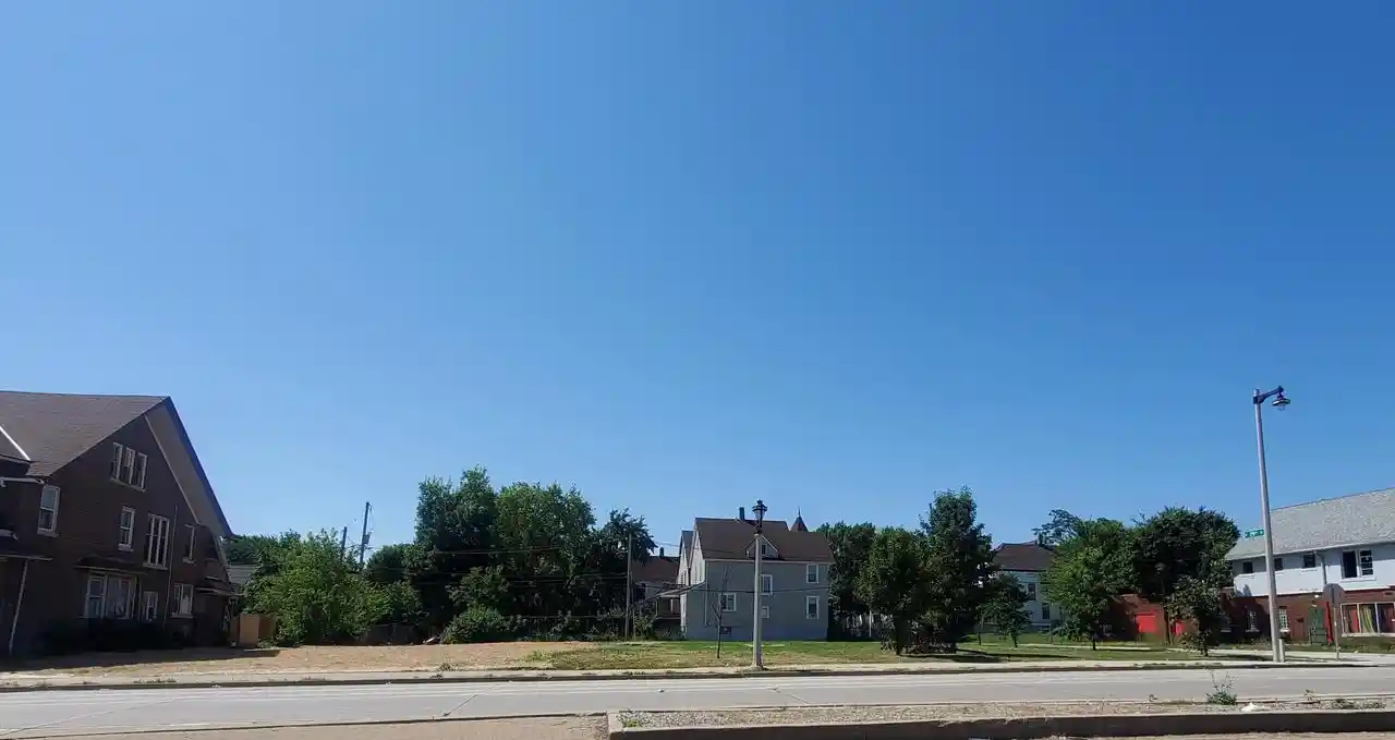 Homes for sale in Milwaukee, WI | 2817  31 W North Avenue Avenue #2821, Milwaukee, WI 53208 | MLS# 1934450