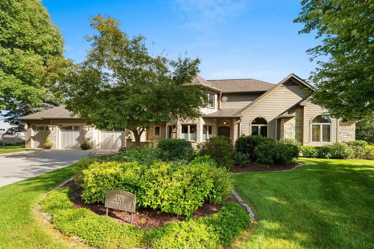 1st image of 2101 Hunters Ridge Court Court, Manitowoc, WI 54220 | MLS# 1934658