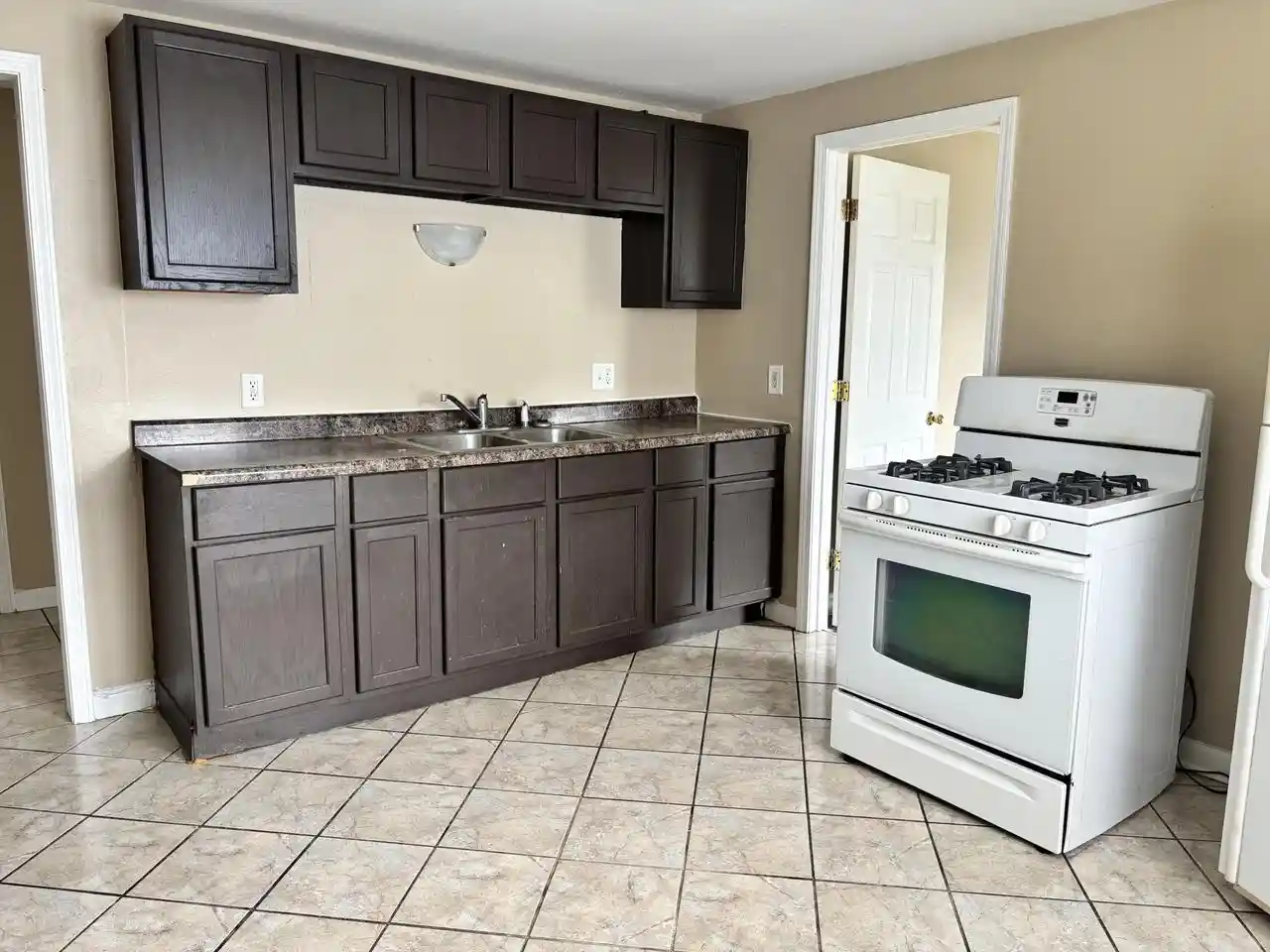 3rd image of 4624 N 39Th St St, Milwaukee, WI 53209