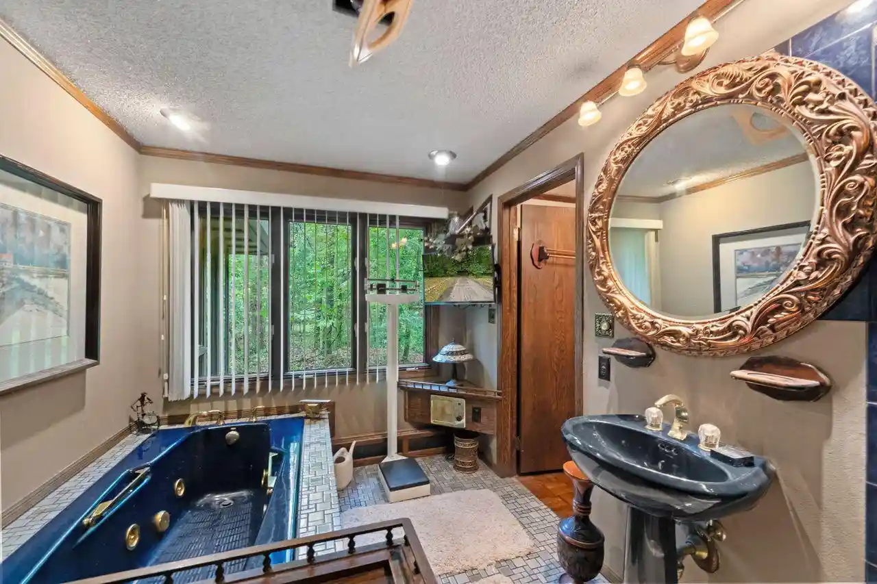 3rd image of 36619 Normandale Dr Dr, Oconomowoc, WI 53066 | MLS# 1936470