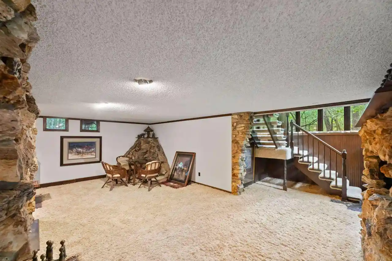 4th image of 36619 Normandale Dr Dr, Oconomowoc, WI 53066 | MLS# 1936470