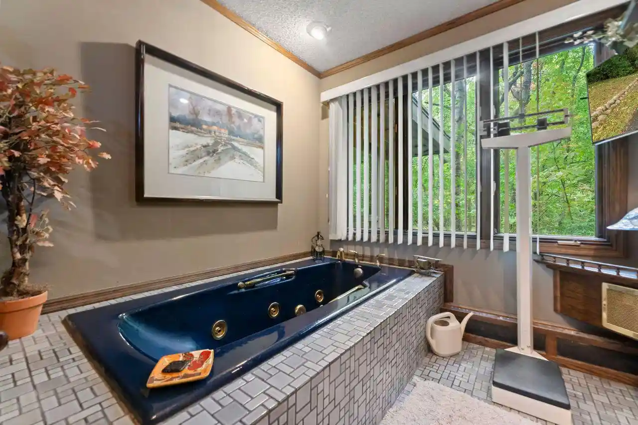 27th image of 36619 Normandale Dr Dr, Oconomowoc, WI 53066 | MLS# 1936470