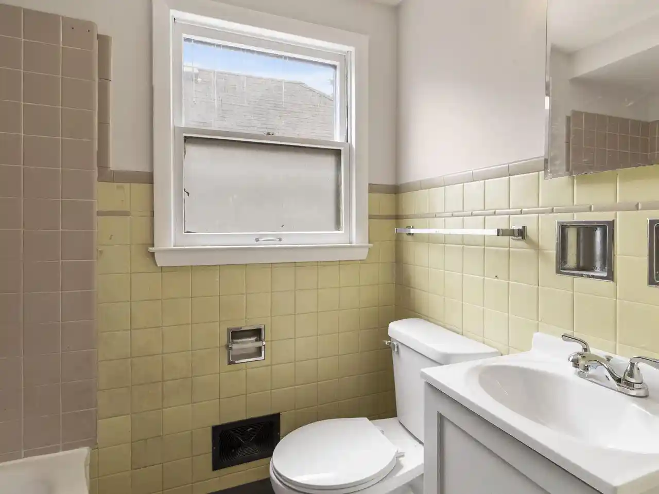 3rd image of 4720 N 36Th St St, Milwaukee, WI 53209
