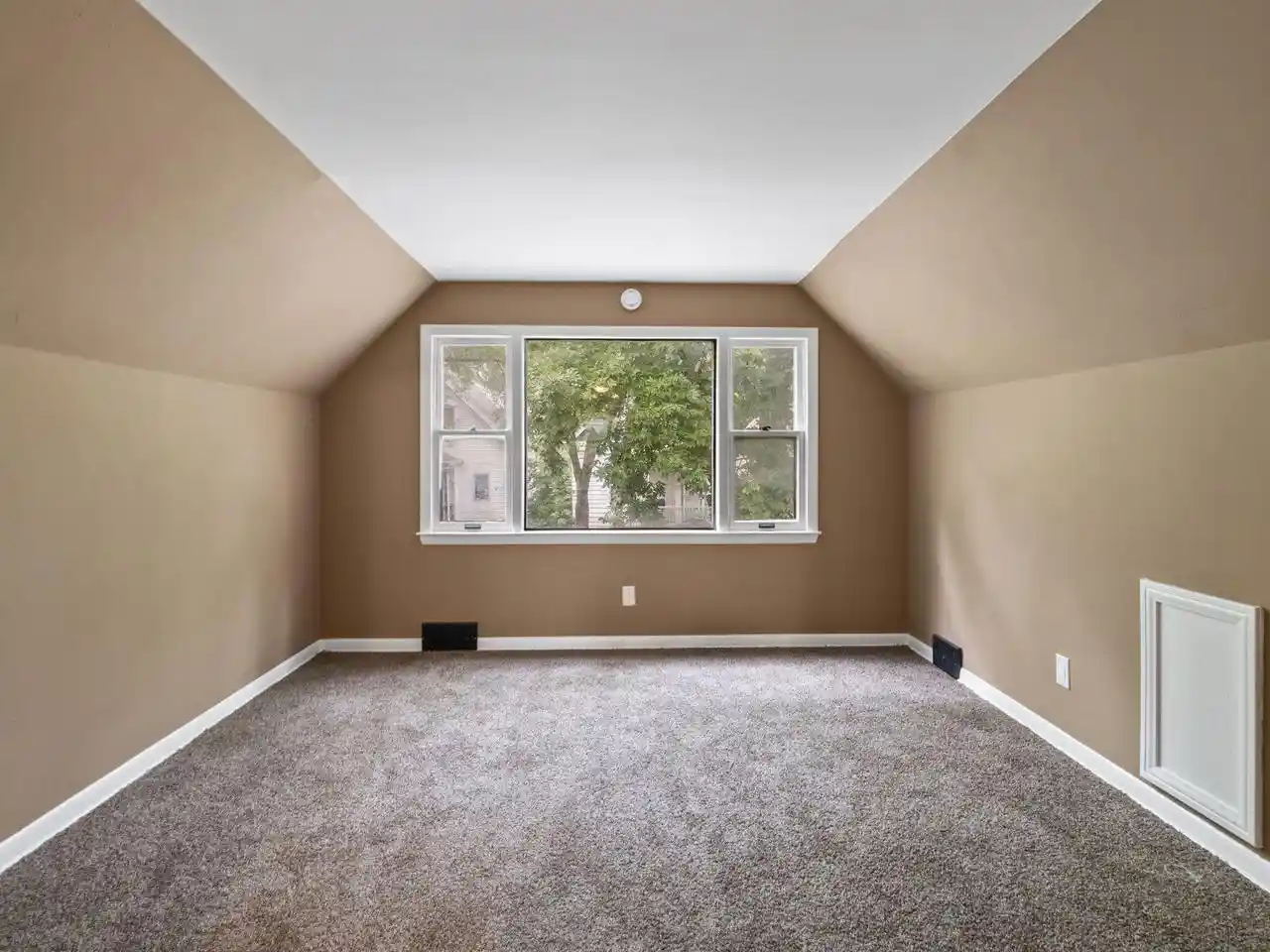 2nd image of 4720 N 36Th St St, Milwaukee, WI 53209