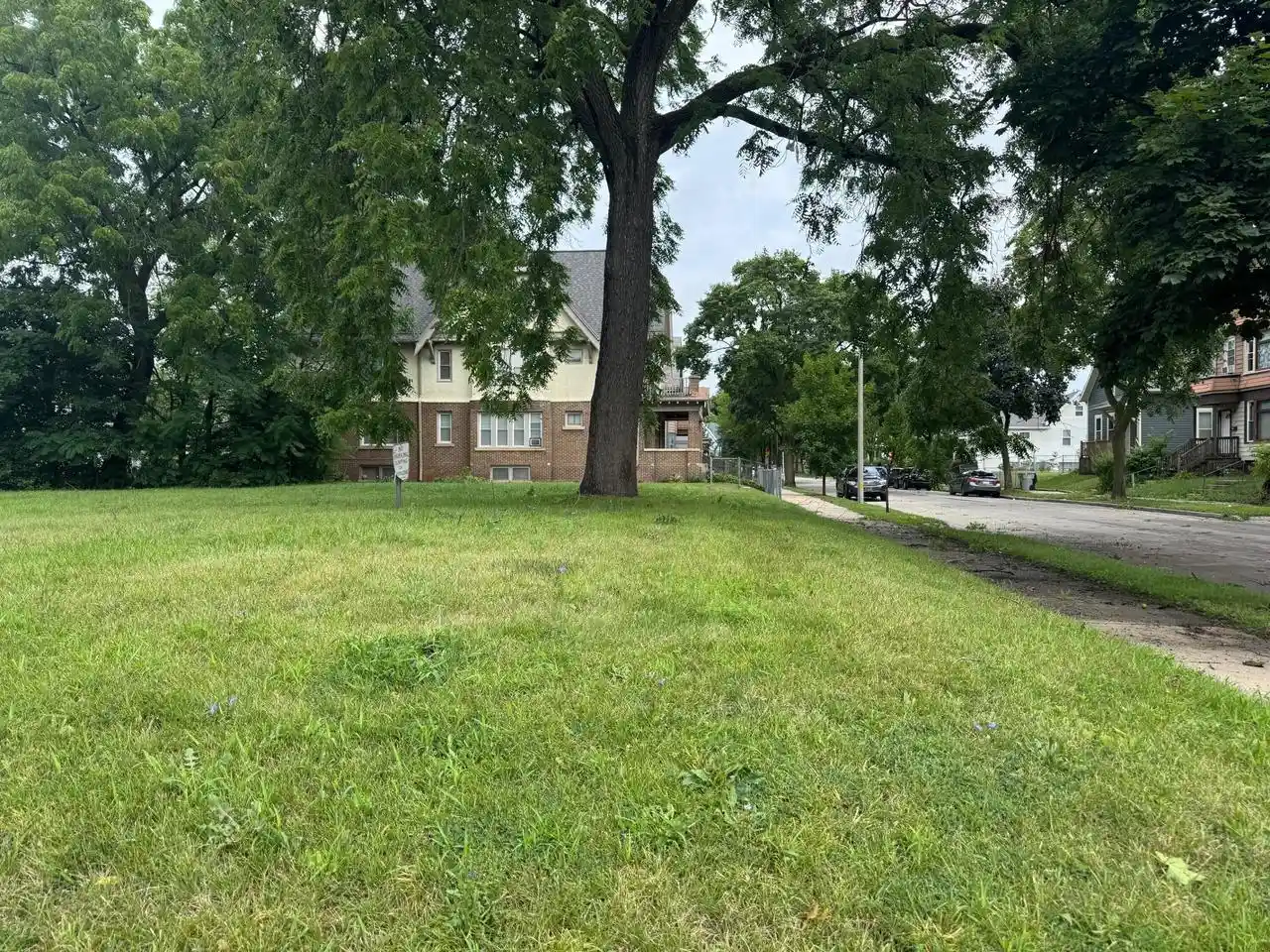 Homes for sale in Milwaukee, WI | 2511 N 15th Street Street, Milwaukee, WI 53206 | MLS# 1937947