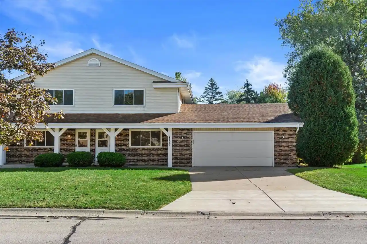 Homes for sale in Franklin, WI | 8150 S 88th Street Street, Franklin, WI 53132 | MLS# 1938686