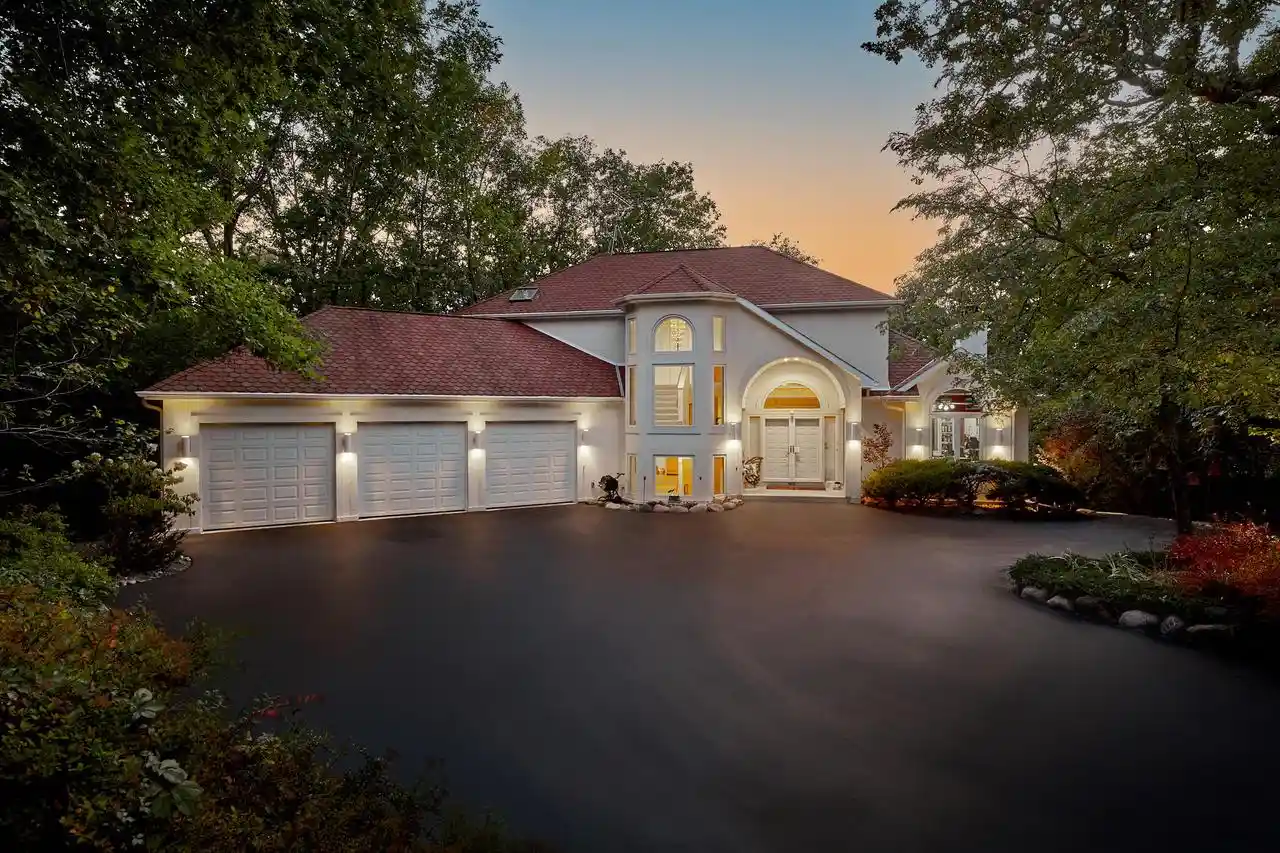 Homes for sale in Lake Geneva, WI | 2822 Moelter Dr Dr, Lake Geneva, WI 53147 | MLS# 1939808