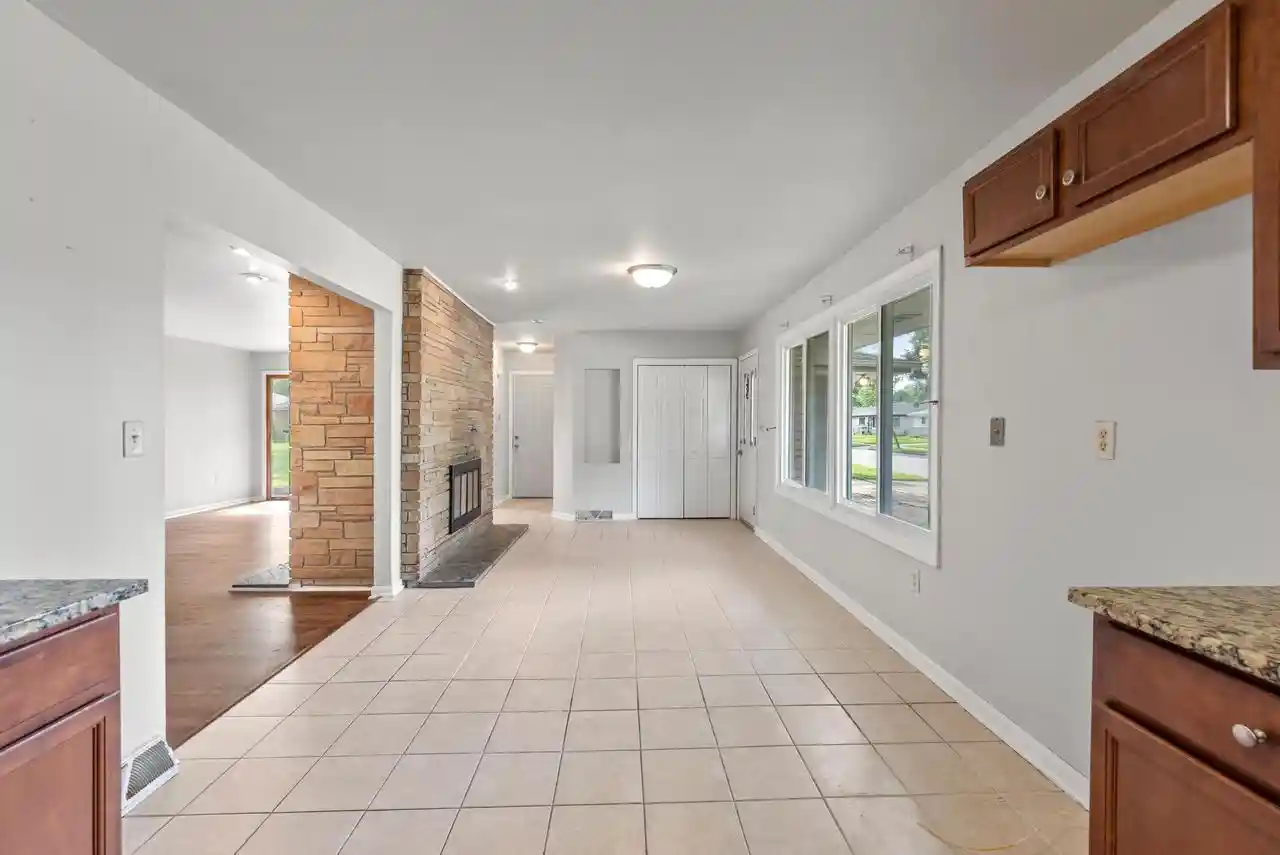 Homes for sale in Milwaukee, WI | 5404 N Bethmaur Lane Lane, Milwaukee, WI 53209 | MLS# 50317313