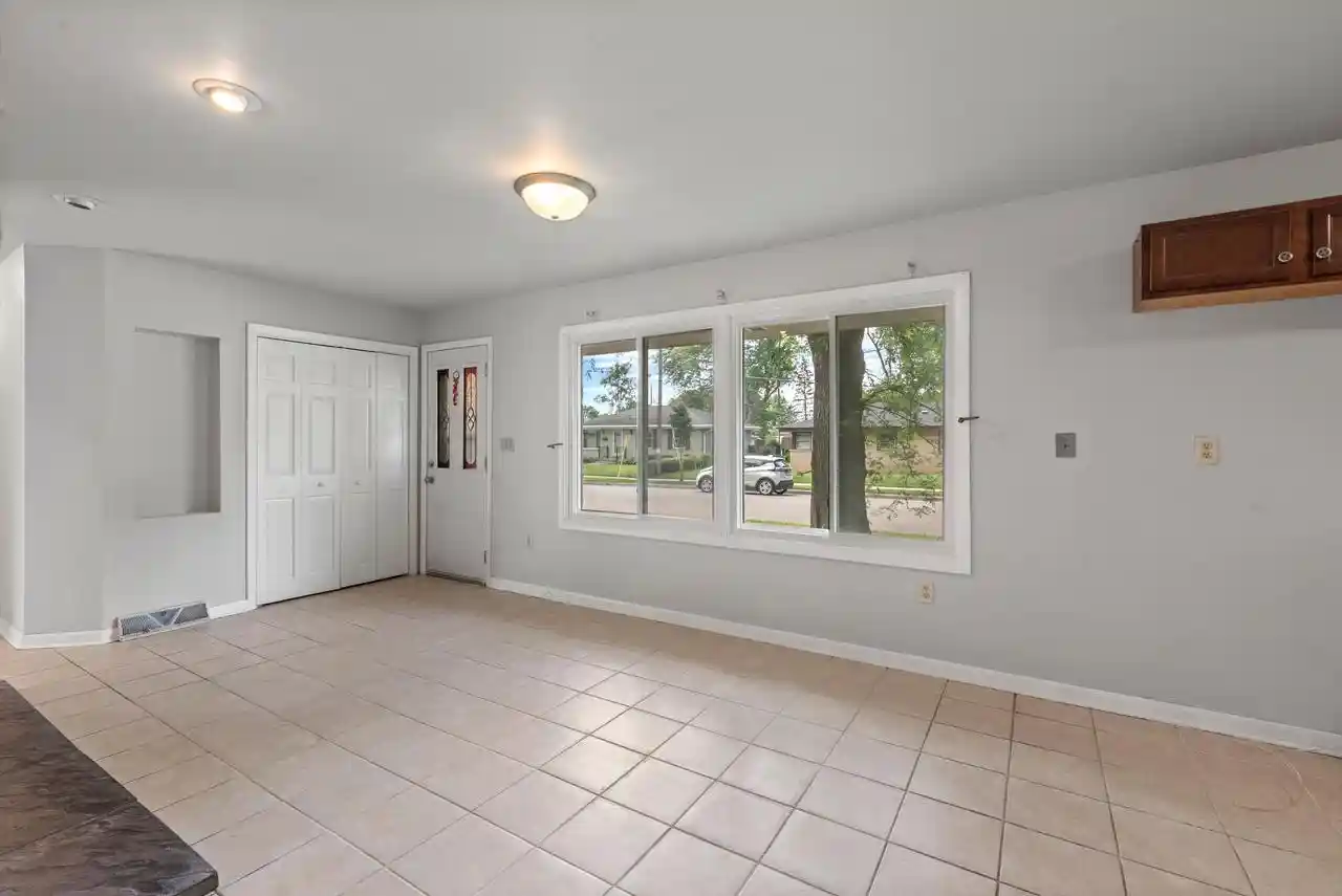 Homes for sale in Milwaukee, WI | 5404 N Bethmaur Lane Lane, Milwaukee, WI 53209 | MLS# 50317313